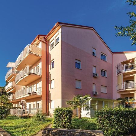 1 Bedroom Amazing Apartment In Fiume Kültér fotó