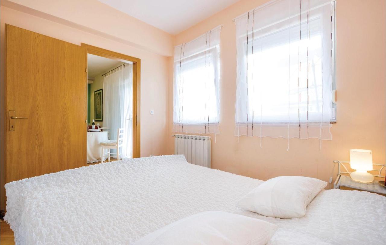 1 Bedroom Amazing Apartment In Fiume Kültér fotó