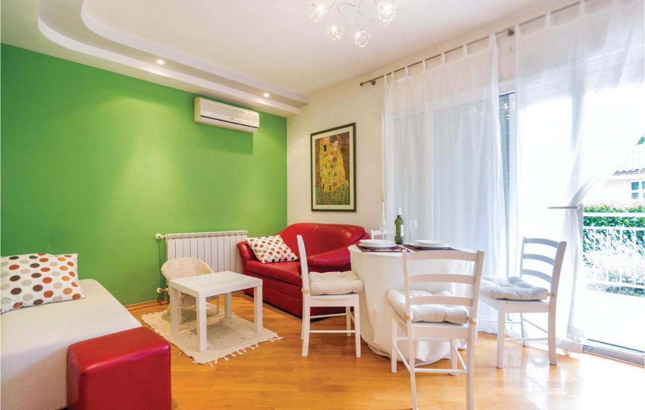 1 Bedroom Amazing Apartment In Fiume Kültér fotó